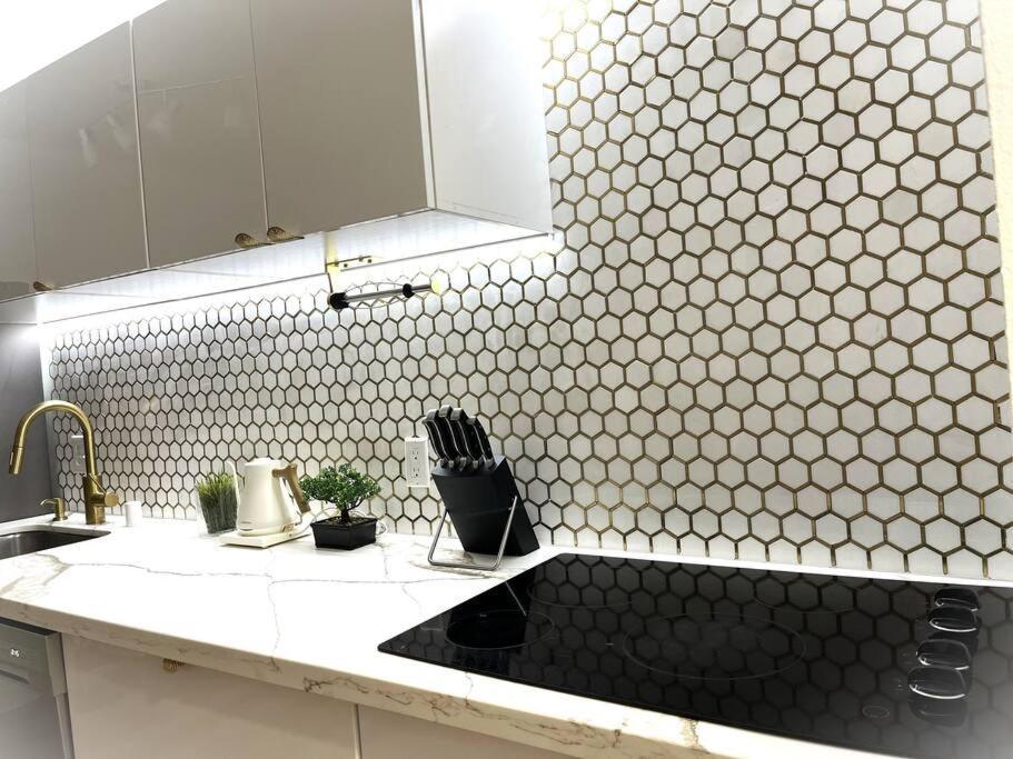 Huge Patio Washerdryer 1 Bedroom Banyan Free Parking 5 Min To Beach Гонолулу Экстерьер фото